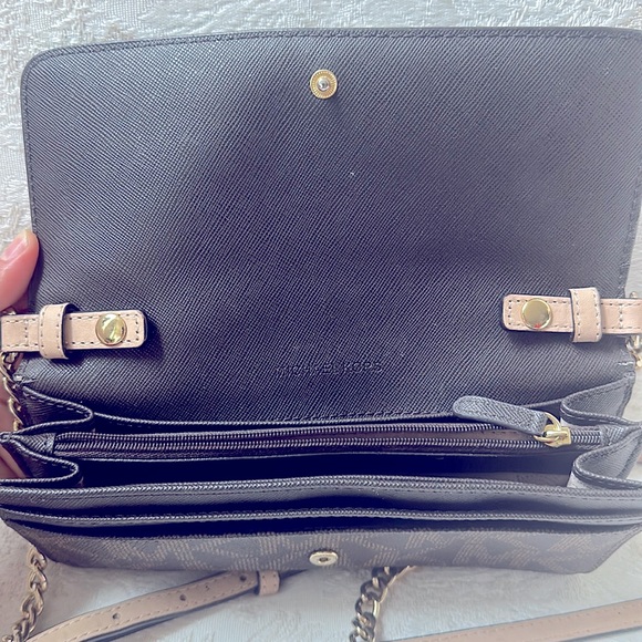 Michael Kors Jet Set large wallet on a chain
MK Signature crossbody - Picture 3 of 6